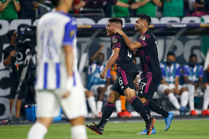 Jonathan Dos Santos, Jesus Corona
